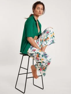 Calida Favourites Fruits Kurzarm-Shirt, Durchgeknöpft -CALIDA-Shop Calida Favourites Fruits Kurzarm Shirt durchgeknoepft gruen 14622 678 6