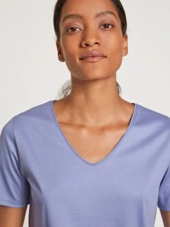 Calida Favourites Rosy Kurzarm-Shirt, V-Neck -CALIDA-Shop Calida Favourites Rosy Kurzarm Shirt V Neck blau 14051 371 4
