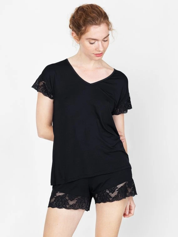 Erlich Textil Greta Kurz-Pyjama Mit Spitzendetails 3 Erlich Textil Greta Kurz-Pyjama Mit Spitzendetails