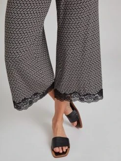 Nina Von C. Loungewear Easy 7/8 Culotte 11 Nina Von C. Loungewear Easy 7/8 Culotte -CALIDA-Shop Nina Von C Loungewear Easy 7 8 Culotte schwarz 16 262 945 0 910 4