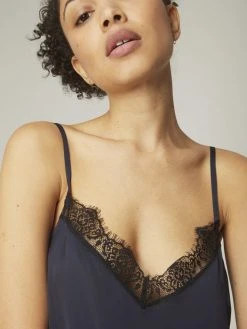 Simone Perele Satin Secrets Pyjama 8 Simone Perele Satin Secrets Pyjama -CALIDA-Shop Simone Perele Satin Secrets Pyjama grau 23H64000 SET 581 1