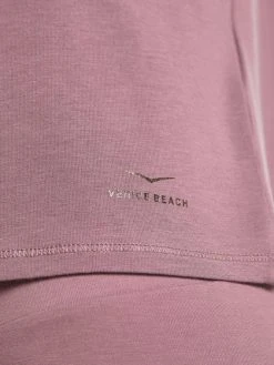 VENICE BEACH Ila Langarm-Shirt Mit Offenem Rücken 10 VENICE BEACH Ila Langarm-Shirt Mit Offenem Rücken -CALIDA-Shop Venice Beach Ila Langarm Shirt mit offenem Ruecken violett 16351 446 3